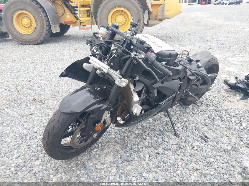 2025 Suzuki Gsx-r VIN JS1GN7FA0S7100919 IAAI salvage auction — ALL OVER, Salvage Title, sold $3,000 on 2026-07-28 (photo 2)