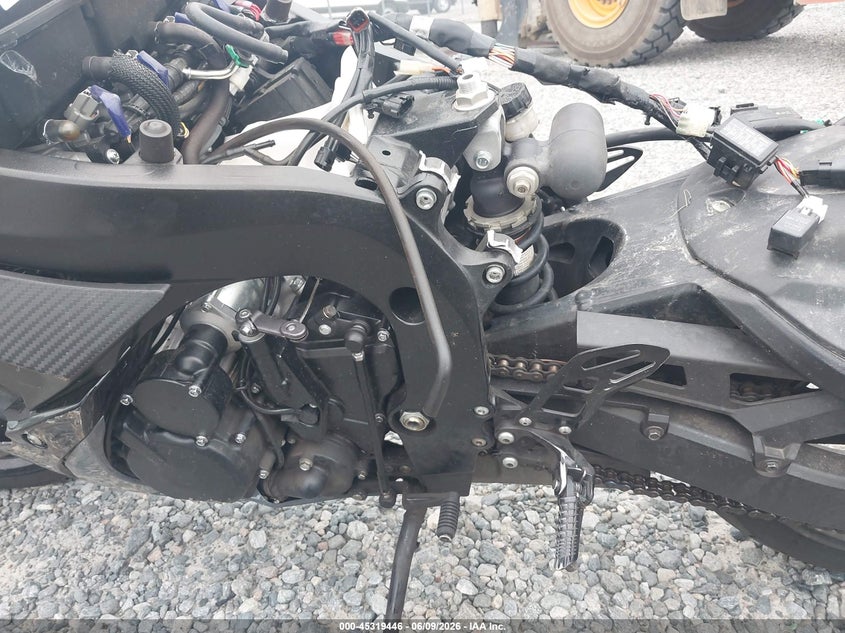 2025 Suzuki Gsx-r VIN JS1GN7FA0S7100919 IAAI salvage auction — ALL OVER, Salvage Title, sold $3,000 on 2026-07-28 (photo 9)
