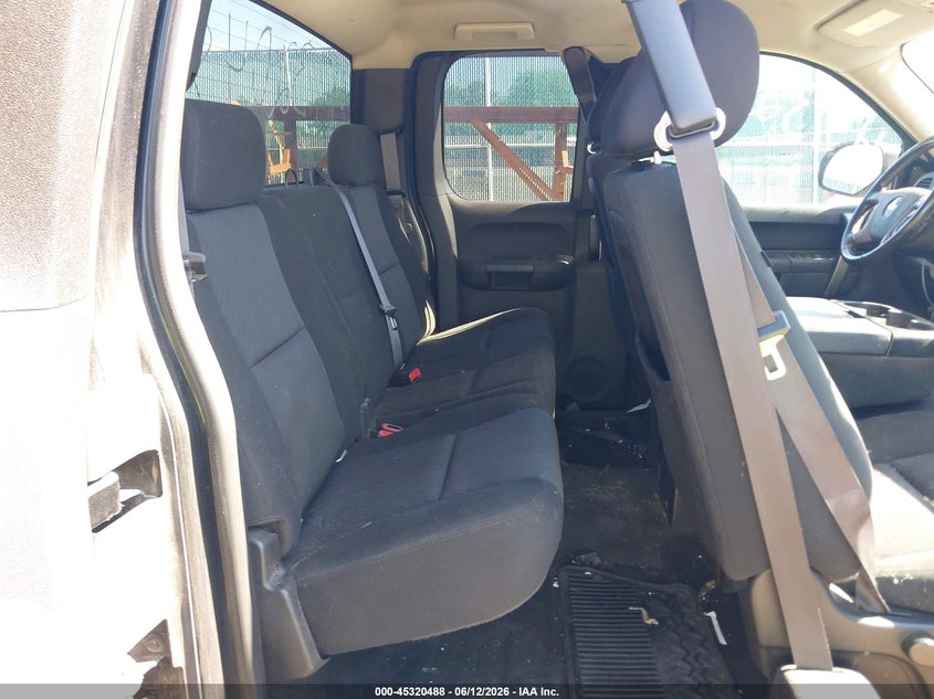 2011 Chevrolet Silverado VIN 1GCRKSE36BZ227790 IAAI salvage auction — NORMAL WEAR, Salvage (Texas), sold $1,000 on 2026-09-02 (photo 8)