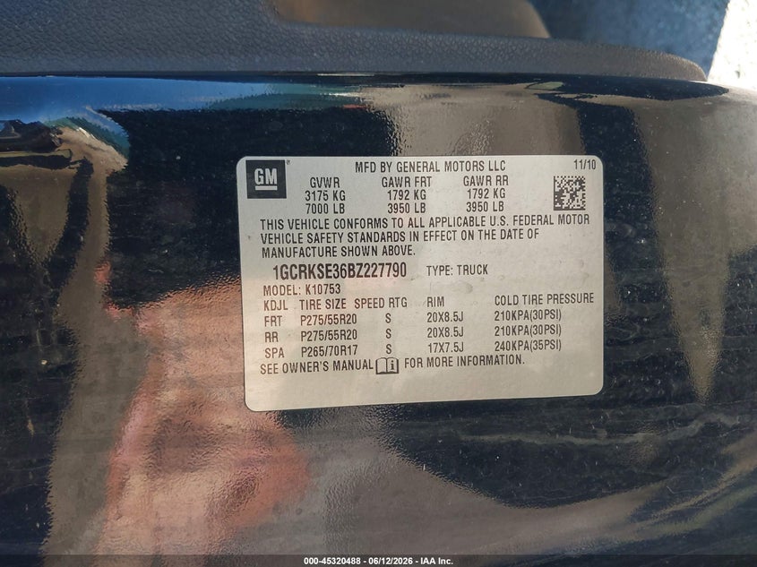 2011 Chevrolet Silverado VIN 1GCRKSE36BZ227790 IAAI salvage auction — NORMAL WEAR, Salvage (Texas), sold $1,000 on 2026-09-02 (photo 9)