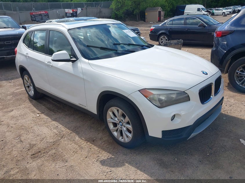2013 BMW X1 VIN WBAVL1C59DVR90288 IAAI salvage auction — NORMAL WEAR, Clear (Wisconsin), sold $625 on 2026-07-15 (photo 1)