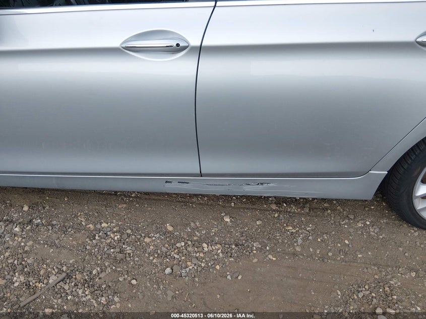 2016 BMW 5er VIN WBA5B3C51GG252590 IAAI salvage auction — RIGHT SIDE, Bill Of Sale (New York), sold $275 on 2026-07-21 (photo 6)