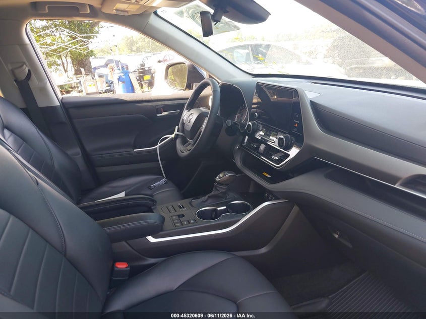 2023 Toyota Highlander VIN 5TDKDRBH5PS526345 IAAI salvage auction — UNKNOWN, Mv-907A (New York), sold $14,825 on 2026-07-28 (photo 5)