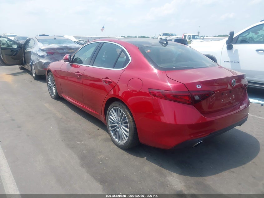 2017 Alfa romeo Giulia VIN ZARFAEENXH7561243 IAAI salvage auction — NORMAL WEAR, Salvage Title, sold $2,500 on 2026-07-22 (photo 3)