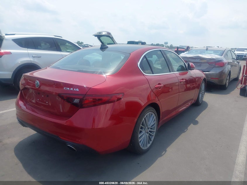 2017 Alfa romeo Giulia VIN ZARFAEENXH7561243 IAAI salvage auction — NORMAL WEAR, Salvage Title, sold $2,500 on 2026-07-22 (photo 4)