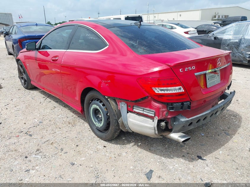 2014 Mercedes-benz C-klasse VIN WDDGJ4HB5EG263940 IAAI salvage auction — FRONT & REAR, Original (Texas), sold $1,150 on 2026-08-12 (photo 3)