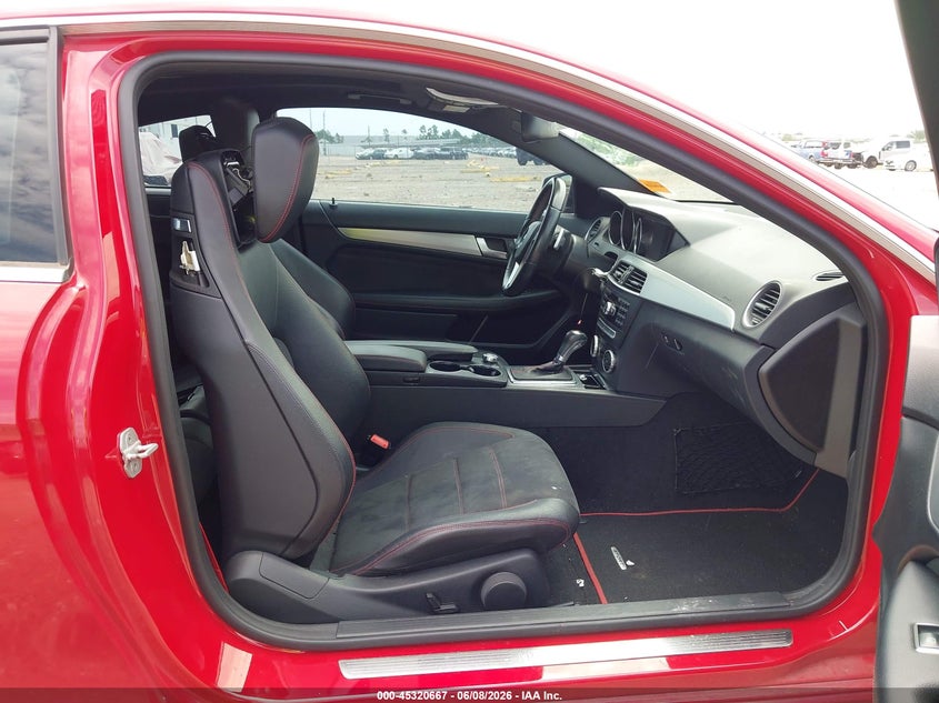2014 Mercedes-benz C-klasse VIN WDDGJ4HB5EG263940 IAAI salvage auction — FRONT & REAR, Original (Texas), sold $1,150 on 2026-08-12 (photo 5)