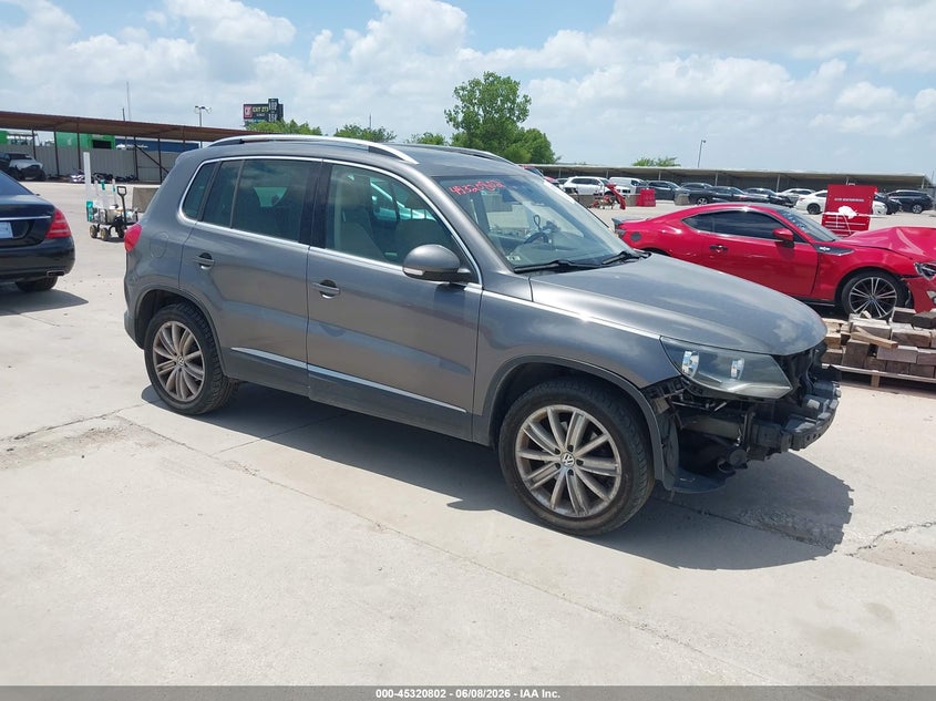 2013 Volkswagen Tiguan VIN WVGBV3AX2DW623867 IAAI salvage auction — LEFT SIDE, Salvage Title, sold $700 on 2026-07-29 (photo 1)