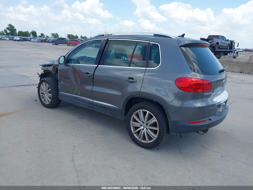 2013 Volkswagen Tiguan VIN WVGBV3AX2DW623867 IAAI salvage auction — LEFT SIDE, Salvage Title, sold $700 on 2026-07-29 (photo 3)