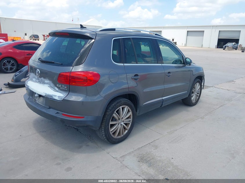 2013 Volkswagen Tiguan VIN WVGBV3AX2DW623867 IAAI salvage auction — LEFT SIDE, Salvage Title, sold $700 on 2026-07-29 (photo 4)