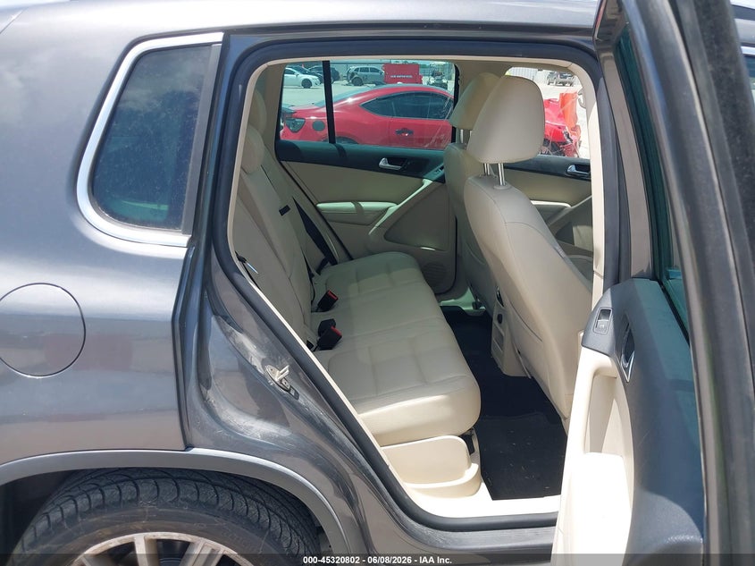 2013 Volkswagen Tiguan VIN WVGBV3AX2DW623867 IAAI salvage auction — LEFT SIDE, Salvage Title, sold $700 on 2026-07-29 (photo 8)
