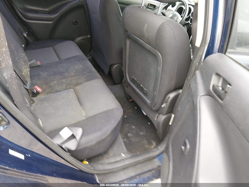 2005 Pontiac Vibe VIN 5Y2SL63855Z404029 IAAI salvage auction — NORMAL WEAR, Clear (Washington), sold $300 on 2026-07-08 (photo 8)