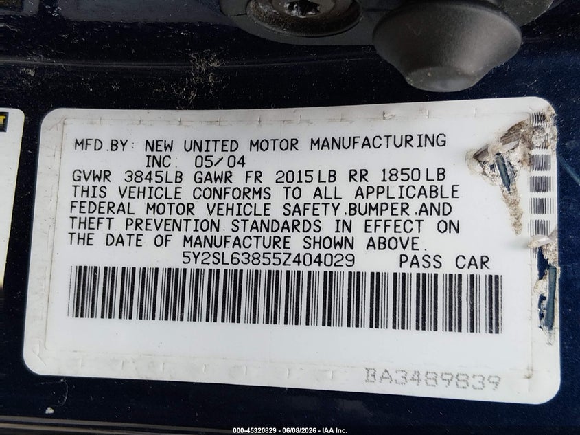 2005 Pontiac Vibe VIN 5Y2SL63855Z404029 IAAI salvage auction — NORMAL WEAR, Clear (Washington), sold $300 on 2026-07-08 (photo 9)
