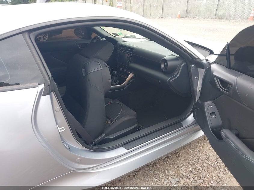 2022 Toyota Gr 86 VIN JF1ZNBC1XN8752053 IAAI salvage auction — FRONT END, Salvage (New Jersey), sold $7,475 on 2026-08-11 (photo 5)
