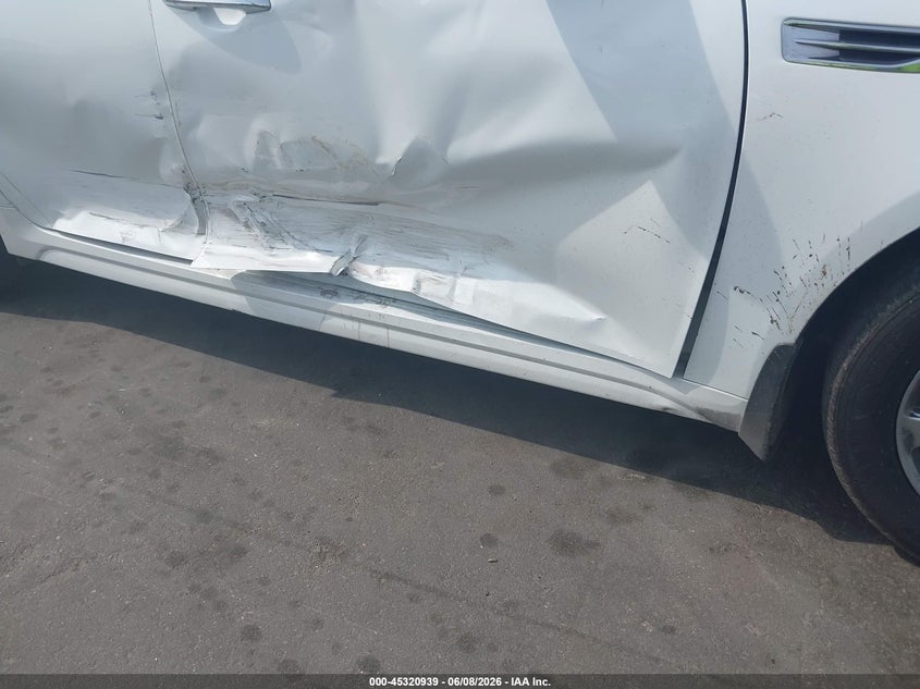 2016 Kia Optima VIN 5XXGT4L3XGG040243 IAAI salvage auction — RIGHT SIDE, Salvage Title, sold $600 on 2026-07-29 (photo 6)