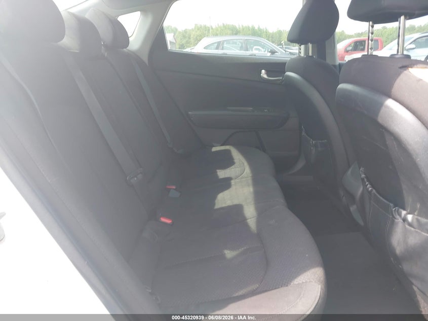 2016 Kia Optima VIN 5XXGT4L3XGG040243 IAAI salvage auction — RIGHT SIDE, Salvage Title, sold $600 on 2026-07-29 (photo 8)
