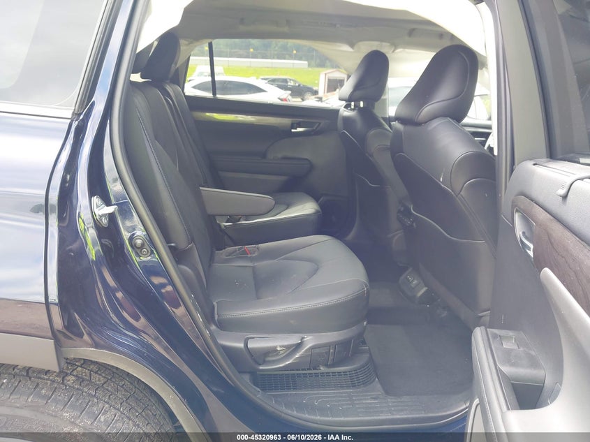 2022 Toyota Highlander VIN 5TDEBRCH7NS088099 IAAI salvage auction — FRONT END, Salvage Title, sold $14,300 on 2026-07-22 (photo 8)