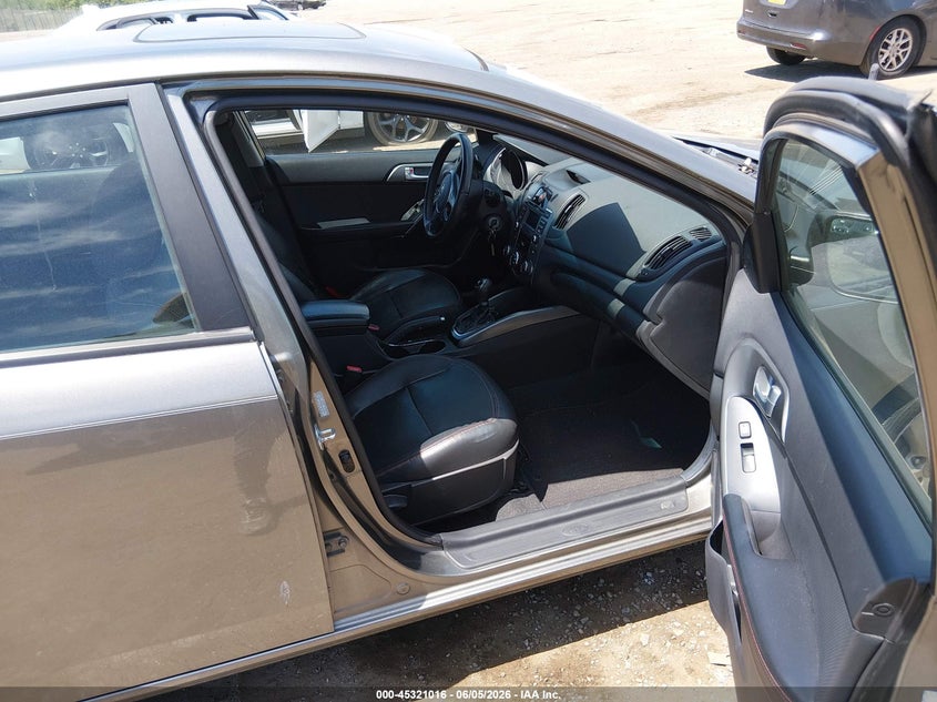 2011 Kia Forte VIN KNAFW5A30B5387814 IAAI salvage auction — NORMAL WEAR, Clear (Pennsylvania), sold $650 on 2026-07-10 (photo 5)