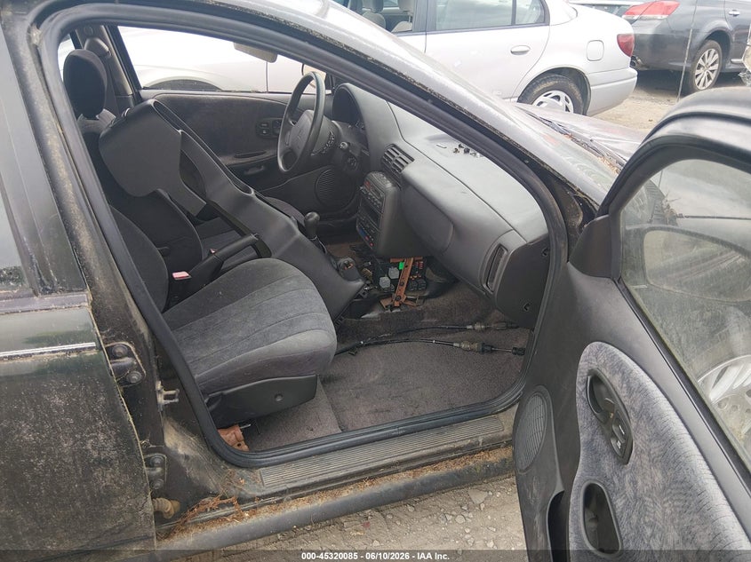 1999 Saturn Sl2 VIN 1G8ZJ5272XZ130003 IAAI salvage auction — NORMAL WEAR, Clear (Virginia), sold $200 on 2026-07-10 (photo 5)