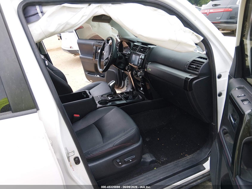 2018 Toyota 4runner VIN JTEBU5JR5J5527832 IAAI salvage auction — FRONT END, Salvage Title, sold $8,200 on 2026-07-20 (photo 5)