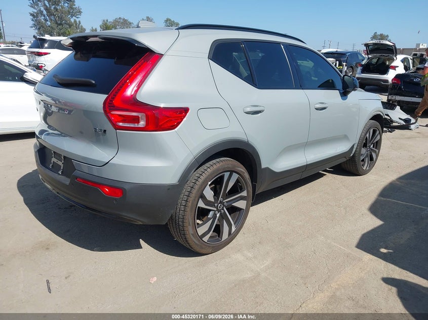2024 Volvo Xc40 VIN YV4L12UM8R2336240 IAAI salvage auction — FRONT END, Salvage Title, sold $8,000 on 2026-07-30 (photo 4)
