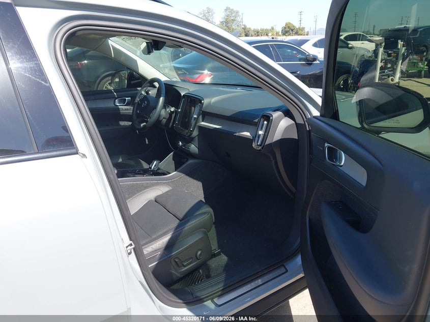 2024 Volvo Xc40 VIN YV4L12UM8R2336240 IAAI salvage auction — FRONT END, Salvage Title, sold $8,000 on 2026-07-30 (photo 5)