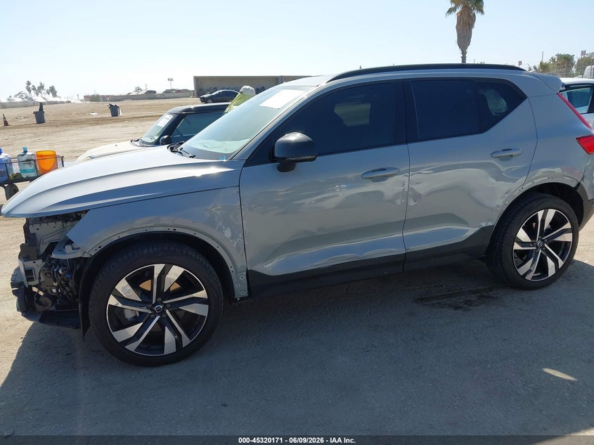 2024 Volvo Xc40 VIN YV4L12UM8R2336240 IAAI salvage auction — FRONT END, Salvage Title, sold $8,000 on 2026-07-30 (photo 6)