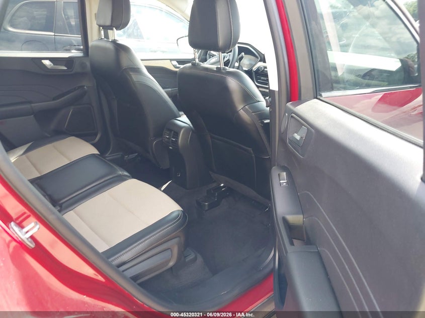 2022 Ford Escape VIN 1FMCU9J94NUB67329 IAAI salvage auction — HAIL, Salvage Title, sold $8,200 on 2026-07-28 (photo 8)