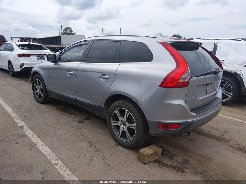 2011 Volvo Xc60 VIN YV4902DZ7B2150073 IAAI salvage auction — RIGHT FRONT, Salvage (Mississippi), sold $550 on 2026-08-13 (photo 3)