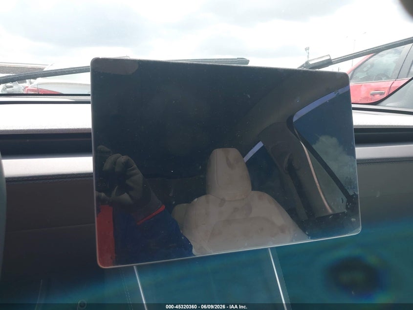 2026 Tesla Model y VIN 7SAYGDEE9TA426205 IAAI salvage auction — SUSPENSION, Salvage Title, sold $17,350 on 2026-09-10 (photo 7)