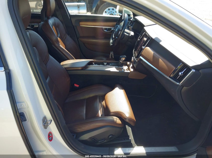 2018 Volvo S90 VIN LVY992ML8JP008460 IAAI salvage auction — FRONT END, Salvage Title, sold $8,200 on 2026-07-09 (photo 5)