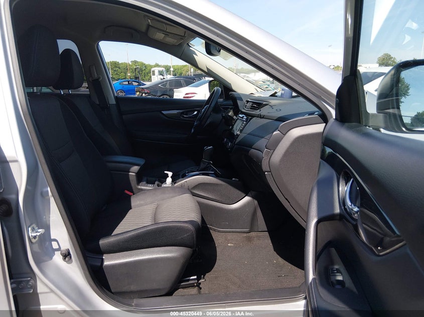2017 Nissan Rogue VIN JN8AT2MV7HW270093 IAAI salvage auction — LEFT FRONT, Salvage Title, sold $25 on 2026-07-27 (photo 5)