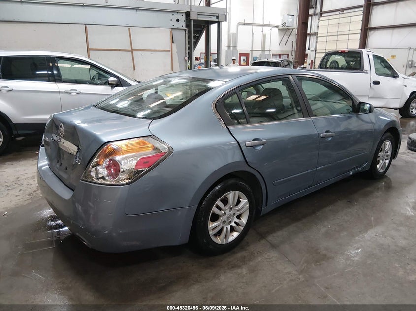 2012 Nissan Altima VIN 1N4AL2AP5CN486384 IAAI salvage auction — REAR END, Salvage (Idaho), sold $250 on 2026-07-31 (photo 4)