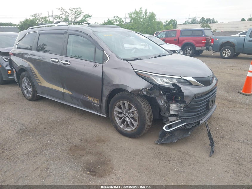 2021 Toyota Sienna VIN 5TDKSKFC0MS008182 IAAI salvage auction — SIDE, Salvage Title, sold $5,400 on 2026-07-28 (photo 1)