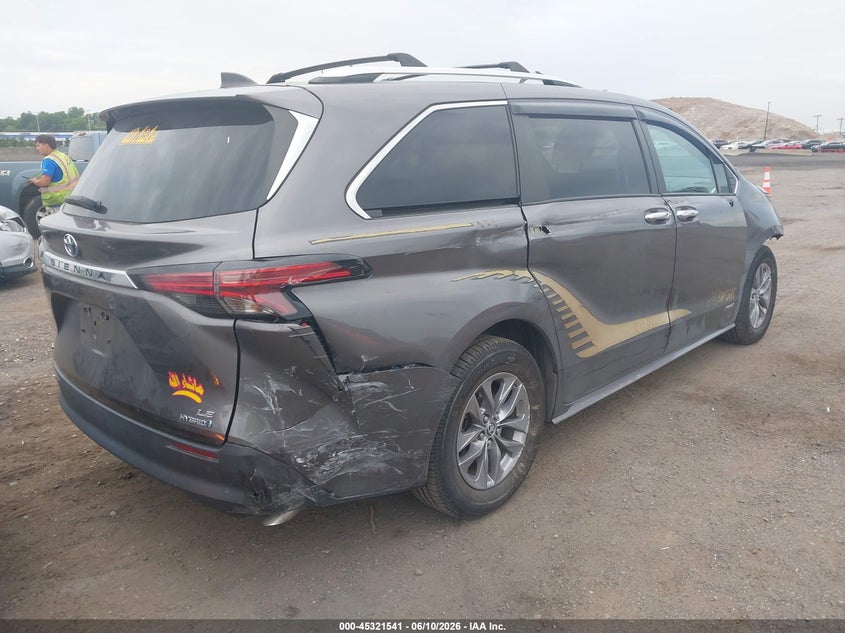 2021 Toyota Sienna VIN 5TDKSKFC0MS008182 IAAI salvage auction — SIDE, Salvage Title, sold $5,400 on 2026-07-28 (photo 4)