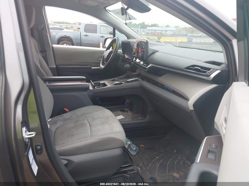 2021 Toyota Sienna VIN 5TDKSKFC0MS008182 IAAI salvage auction — SIDE, Salvage Title, sold $5,400 on 2026-07-28 (photo 5)