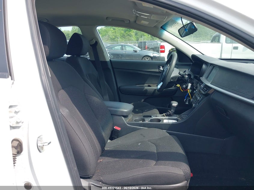2019 Kia Optima VIN 5XXGT4L36KG361589 IAAI salvage auction — THEFT, Salvage (Connecticut), sold $525 on 2026-07-30 (photo 5)