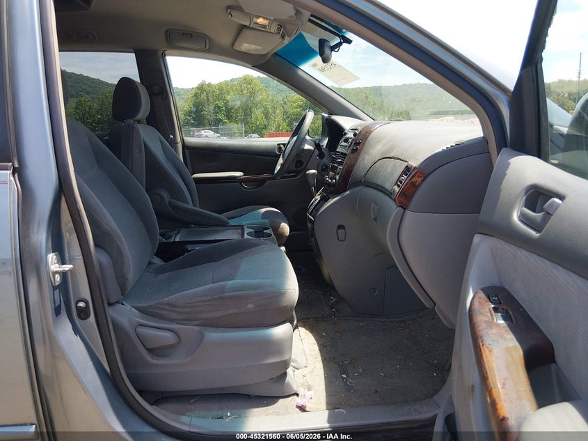 2004 Toyota Sienna VIN 5TDZA23C54S119851 IAAI salvage auction — NORMAL WEAR, Salvage (Texas), sold $1,150 on 2026-07-09 (photo 5)