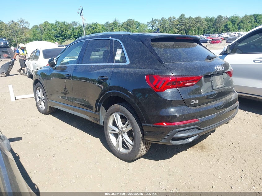 2020 Audi Q3 VIN WA1DECF36L1060430 IAAI salvage auction — RIGHT FRONT, Salvage Title, sold $5,675 on 2026-07-07 (photo 3)