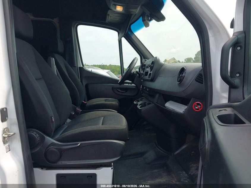 2021 Mercedes-benz Sprinter VIN W1W40CHYXMT056145 IAAI salvage auction — FRONT END, Salvage (North Carolina), sold $7,425 on 2026-07-15 (photo 5)