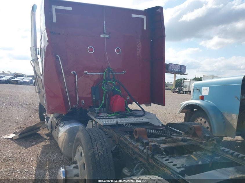 2018 Peterbilt 567 VIN 1XPCD49X0JD488061 IAAI salvage auction — ALL OVER, Junk (Oklahoma), sold $8,150 on 2026-07-19 (photo 3)