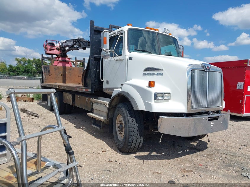 2011 Western star/auto car Conventional VIN 5KKHALDV6BPBA2370 IAAI salvage auction — SIDE, Clear (Kansas), sold $25,350 on 2026-07-31 (photo 1)