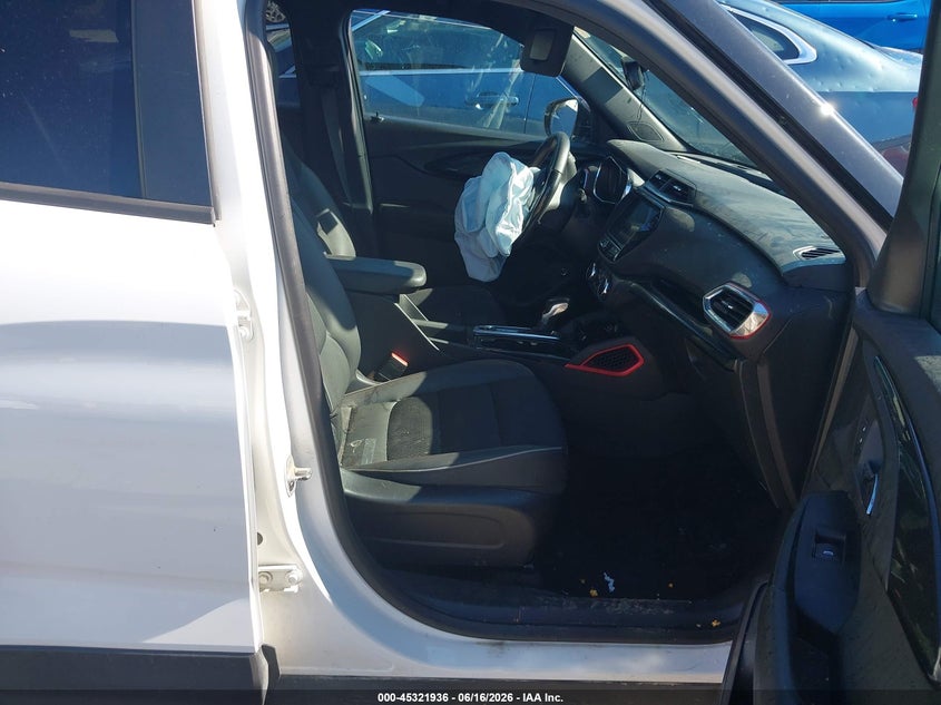 2021 Chevrolet Trailblazer VIN KL79MUSL3MB135216 IAAI salvage auction — LEFT FRONT, Salvage Title, sold $2,750 on 2026-07-28 (photo 5)