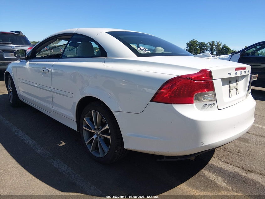 2011 Volvo C70 VIN YV1672MCXBJ118246 IAAI salvage auction — REAR END, Salvage (New Jersey), sold $1,100 on 2026-08-17 (photo 3)