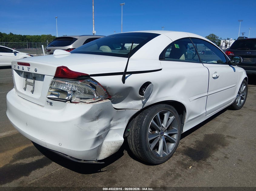2011 Volvo C70 VIN YV1672MCXBJ118246 IAAI salvage auction — REAR END, Salvage (New Jersey), sold $1,100 on 2026-08-17 (photo 4)