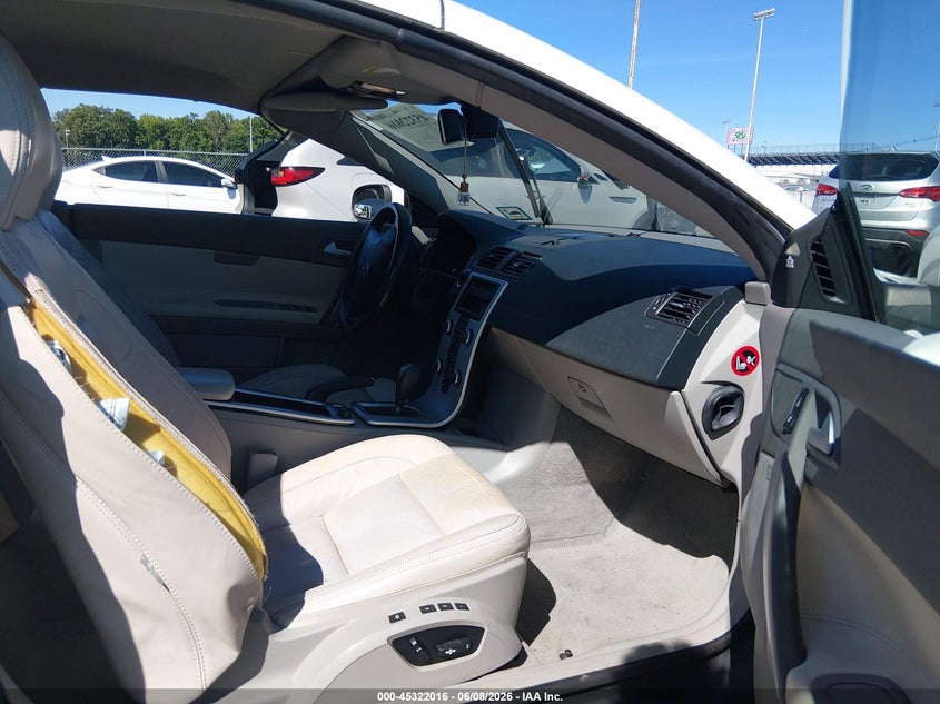 2011 Volvo C70 VIN YV1672MCXBJ118246 IAAI salvage auction — REAR END, Salvage (New Jersey), sold $1,100 on 2026-08-17 (photo 5)
