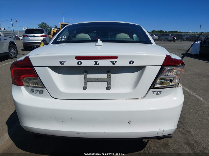 2011 Volvo C70 VIN YV1672MCXBJ118246 IAAI salvage auction — REAR END, Salvage (New Jersey), sold $1,100 on 2026-08-17 (photo 6)