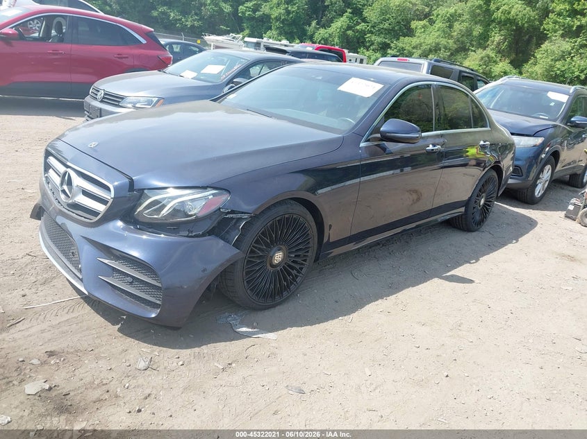 2018 Mercedes-benz E-klasse VIN WDDZF4KBXJA332475 IAAI salvage auction — RIGHT FRONT, Salvage Title, sold $9,650 on 2026-08-18 (photo 2)