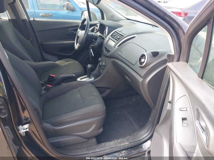 2015 Chevrolet Trax VIN KL7CJKSB7FB091038 IAAI salvage auction — LEFT & RIGHT, Salvage Title, sold $350 on 2026-07-14 (photo 5)