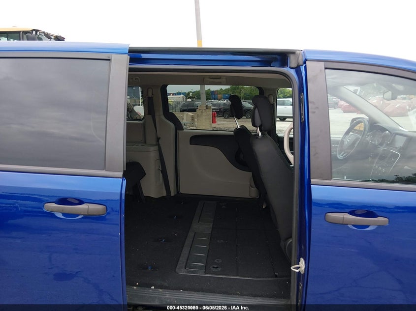 2020 Dodge Grand caravan VIN 2C4RDGBG8LR236369 IAAI salvage auction — SIDE, SF97 (Illinois), sold $8,100 on 2026-07-20 (photo 8)
